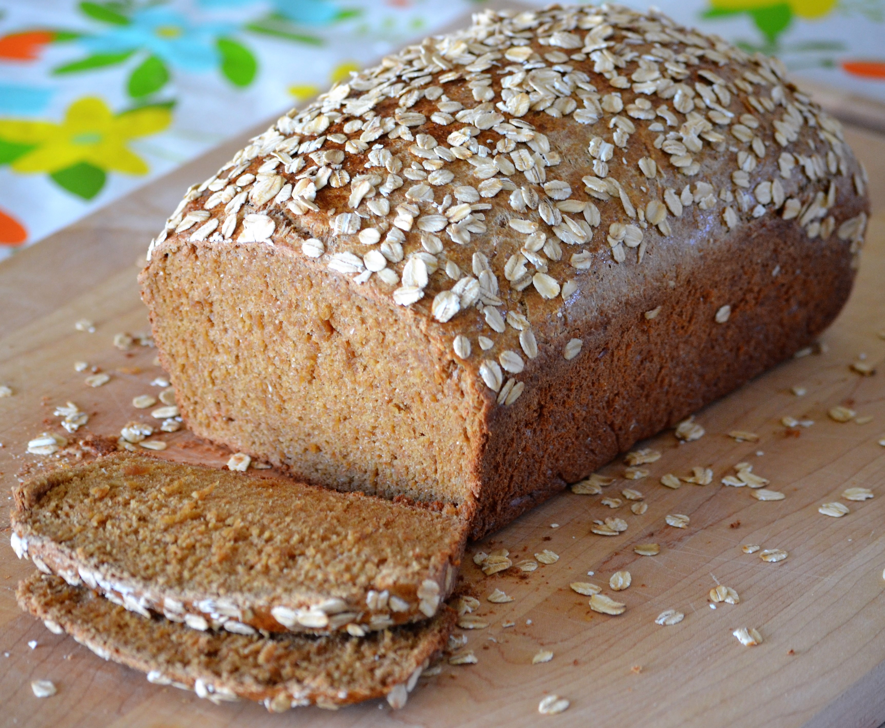 Old-Fashioned Oatmeal Brown Bread