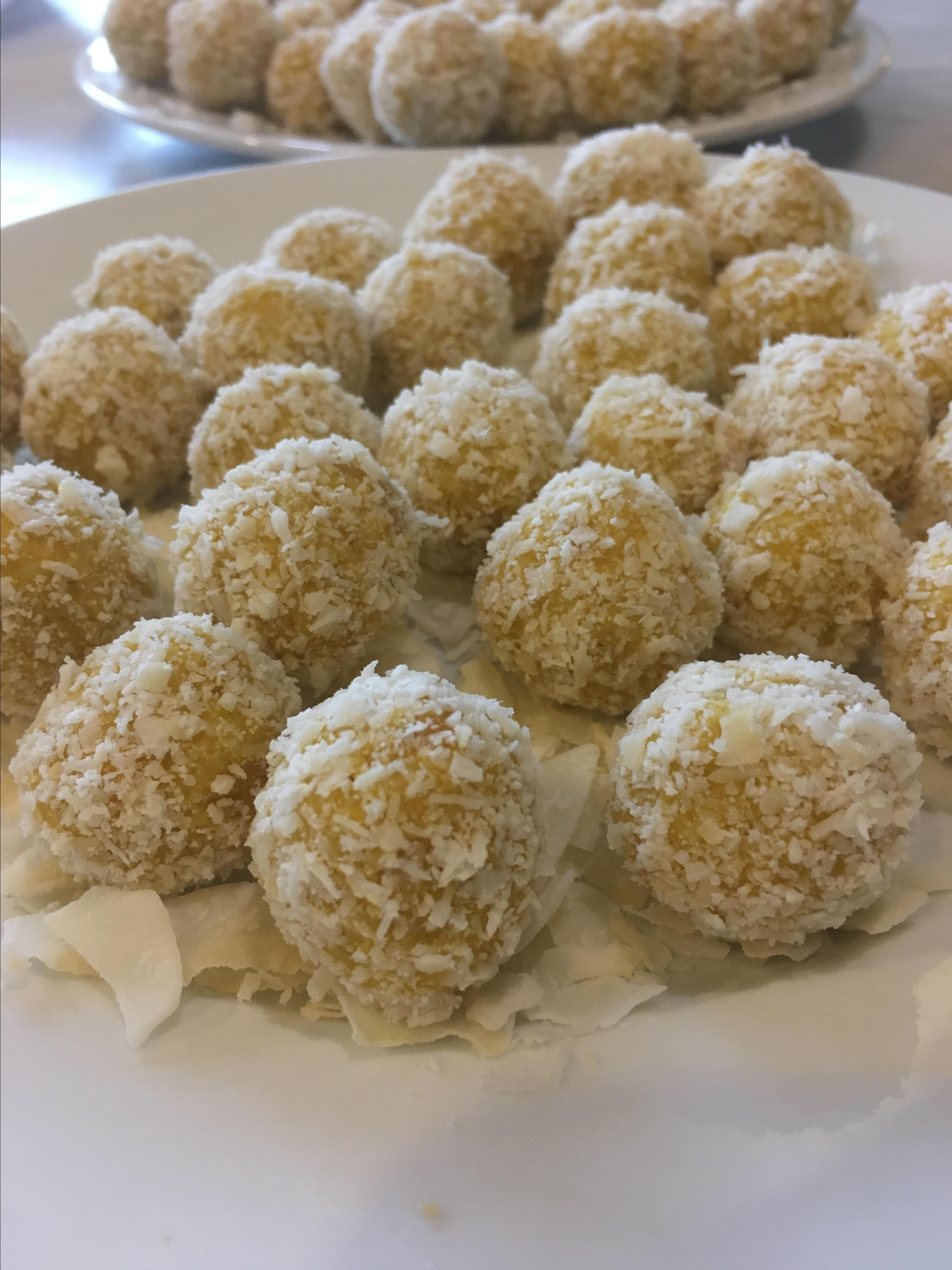 Raw-Vegan Mango Coconut Truffles