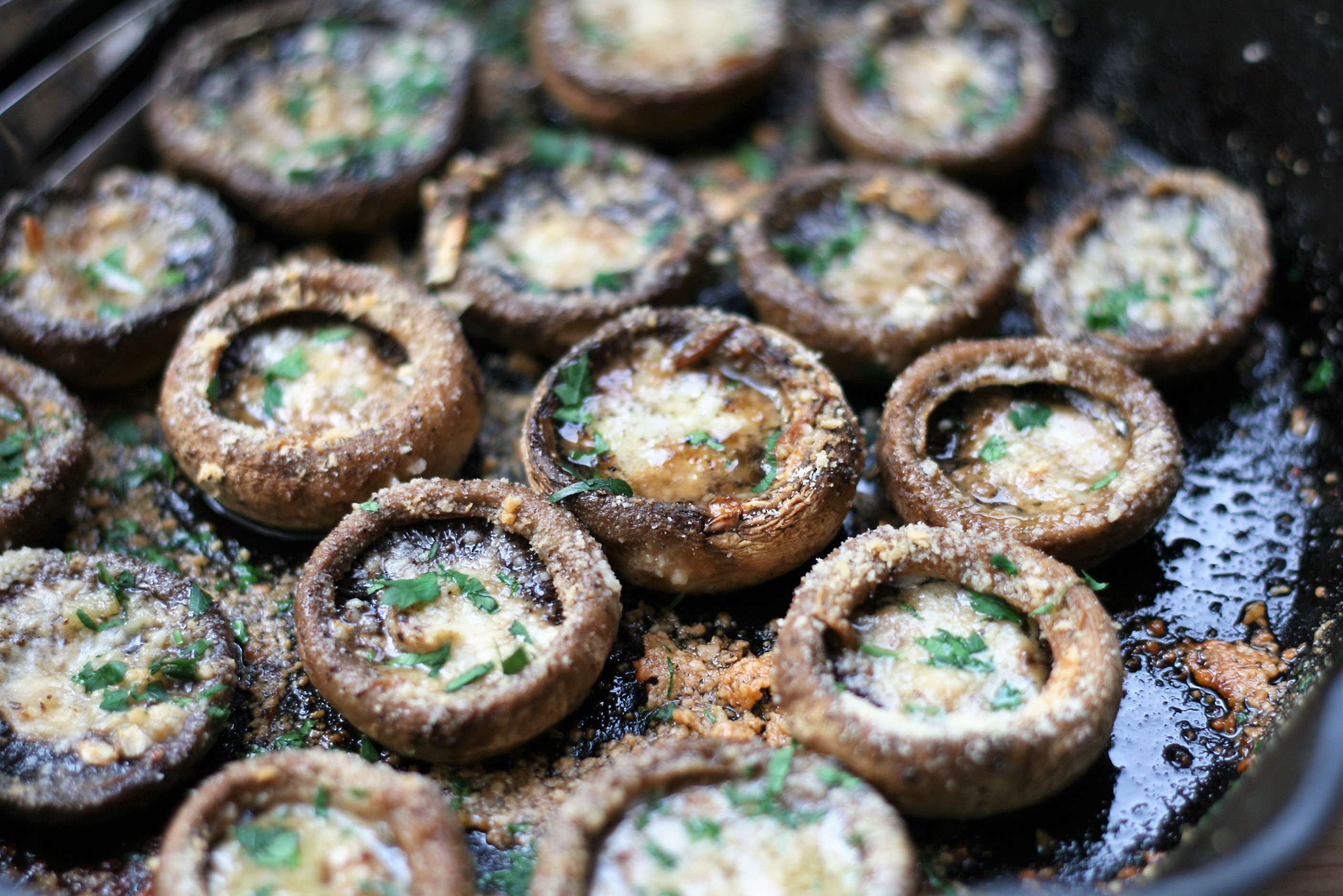 Garlic-Butter Roasted Mushrooms