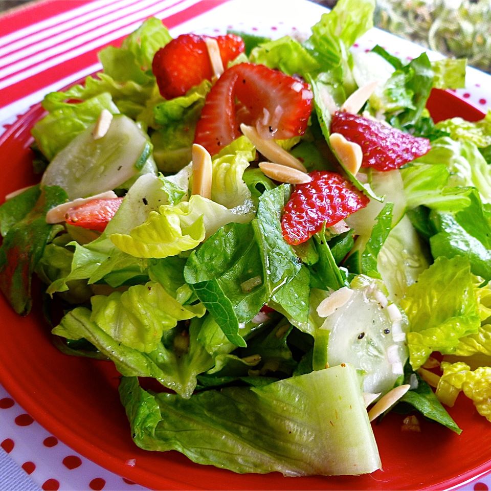 Easy and Quick Strawberry Summer Salad