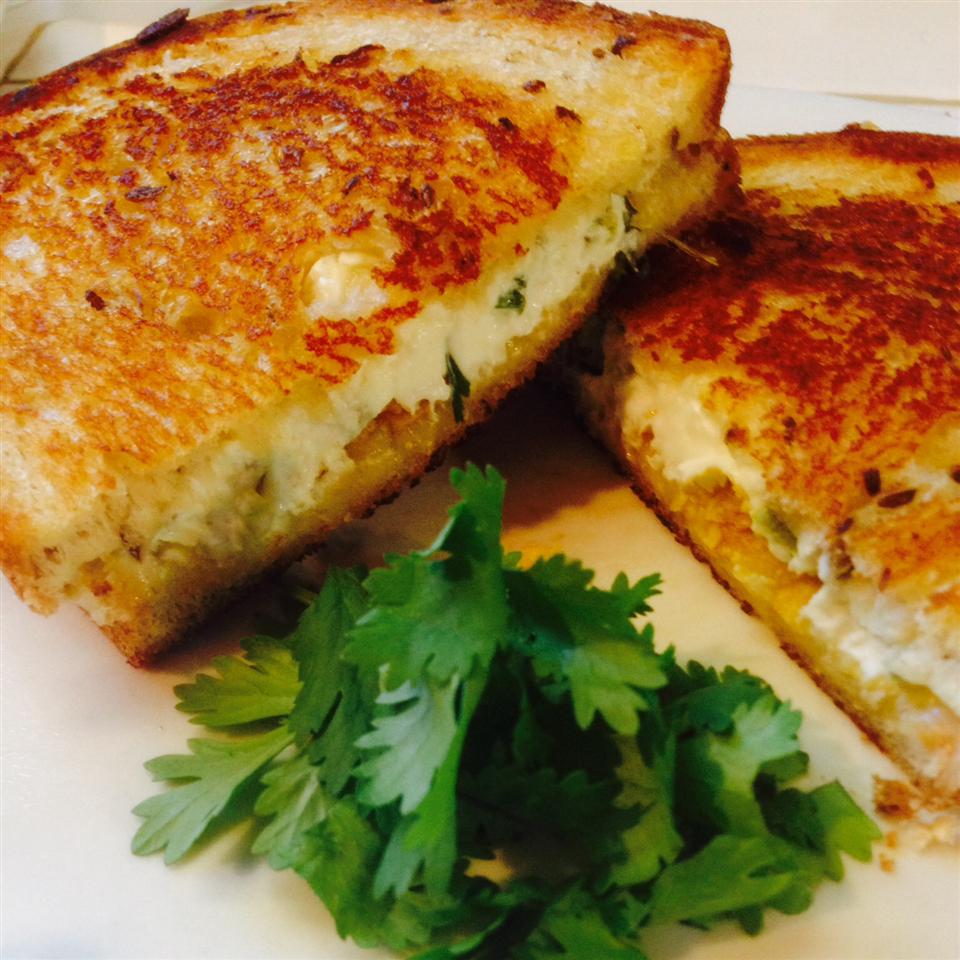 Jalapeno Popper Grilled Cheese Sandwich