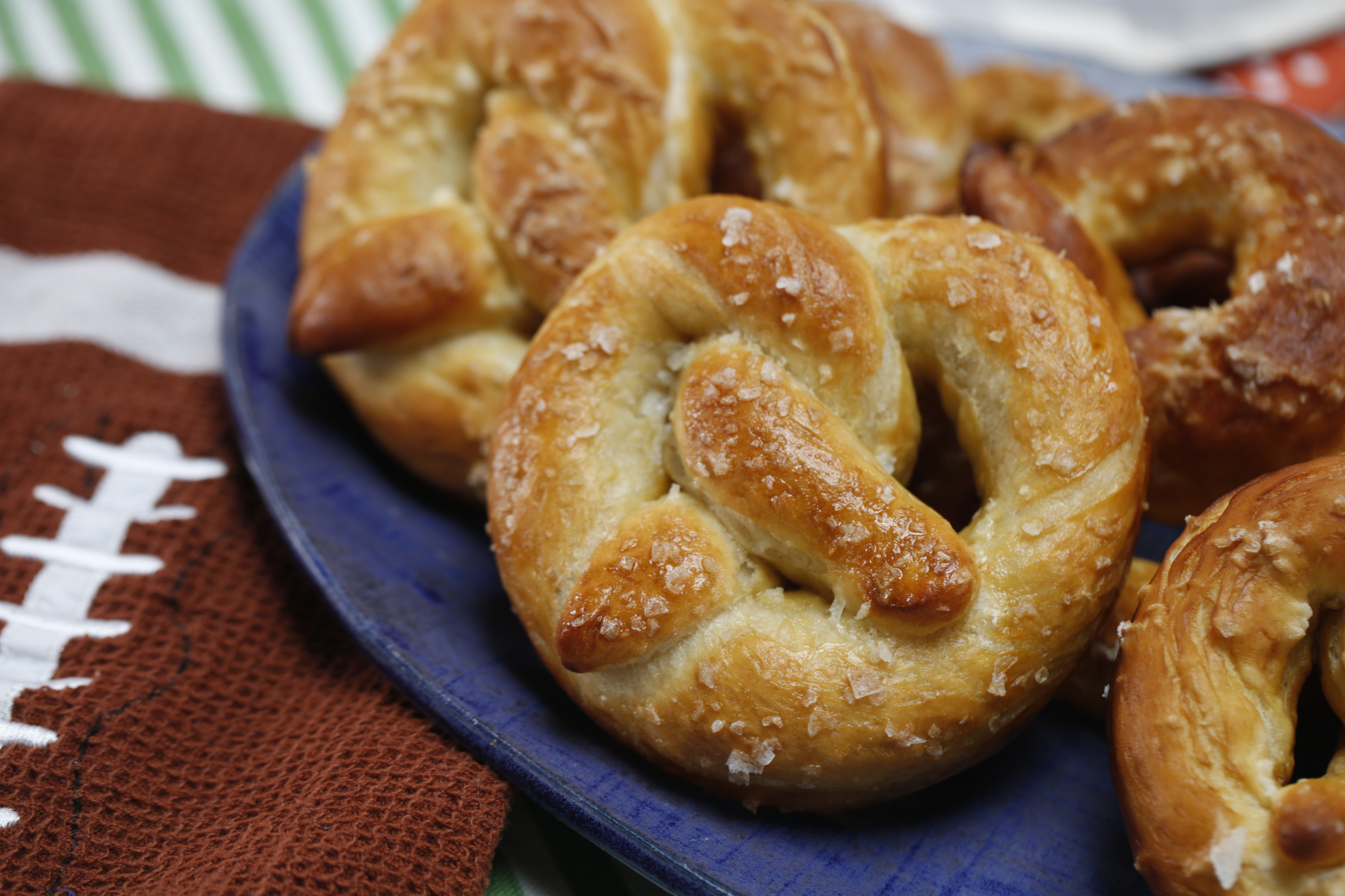Soft Pretzels with Queso Dip