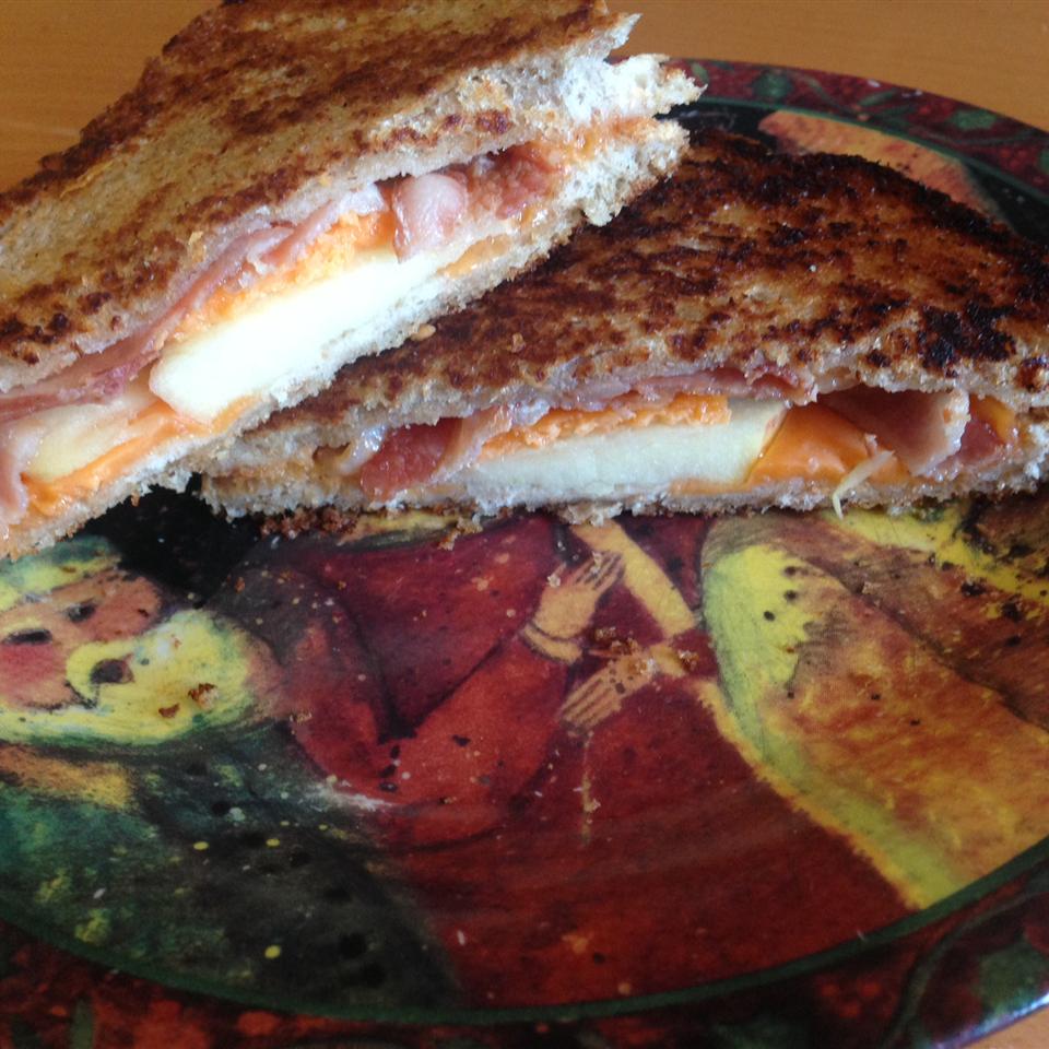 Apple and Bacon Grilled Cheese